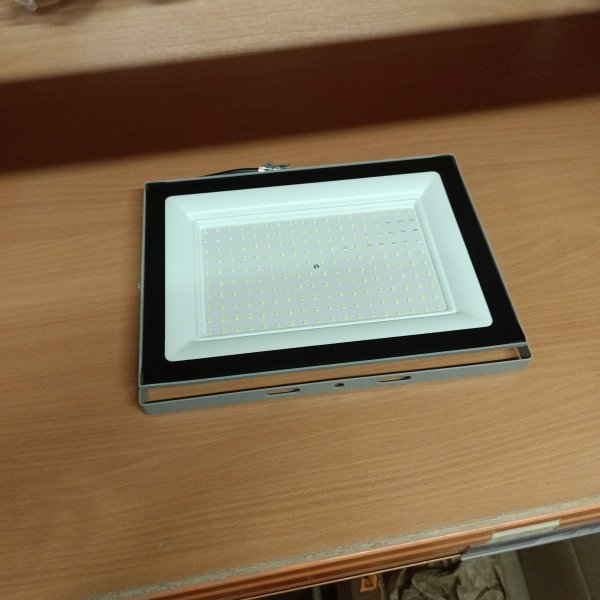 608420 Стационарный светодиодный прожектор FL-LED Light-PAD 200 Вт нейтральный свет, серого цвета фото покупателя 3
