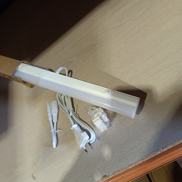 Линейный LED светильник с выключателем Osram Linear Compact Switch, мощностью 14 Ватт, нейтральный белый свет фото покупателя 1