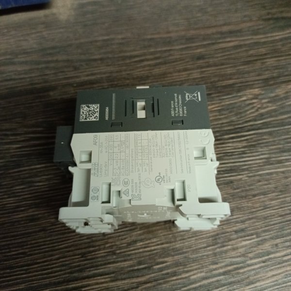 1SBL137001R1310 Контактор трехполюсный АВВ типа AF на 9 Ампер с универсальной цепью управления (AC, DC) на 100-250 Вольт фото покупателя 2