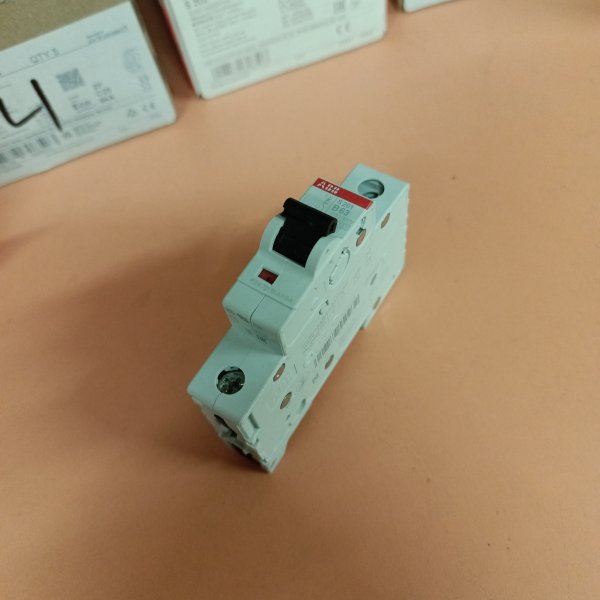Модульный электрический автомат однополюсный АББ S201 63 ампера тип Б для защиты электрической цепи фото покупателя 2