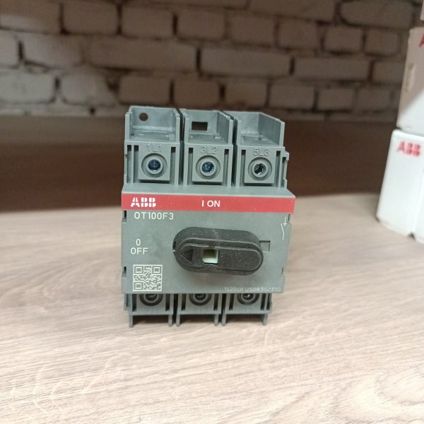 Трехполюсный выключатель нагрузки с поворотным переключателем ABB серии OT100F3 на 100 Ампер. фото покупателя 2