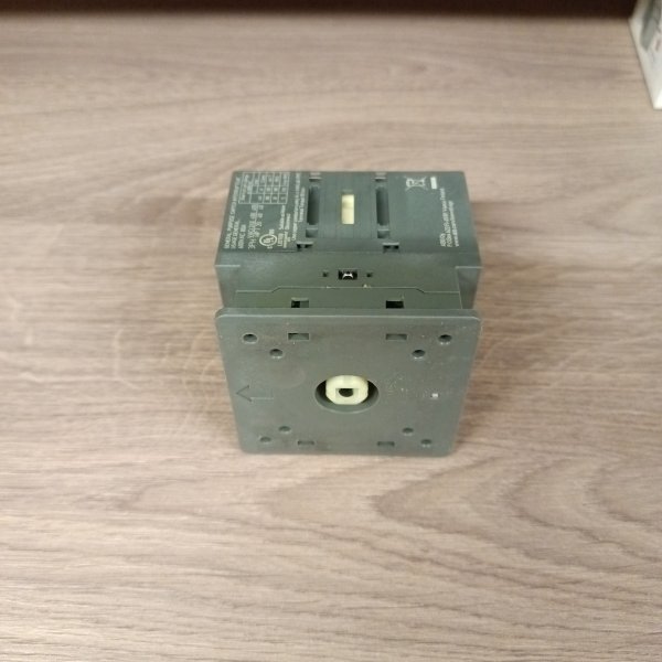 1SCA105431R1001 Трехполюсный выключатель нагрузки АББ с установкой на дверь фото покупателя 1