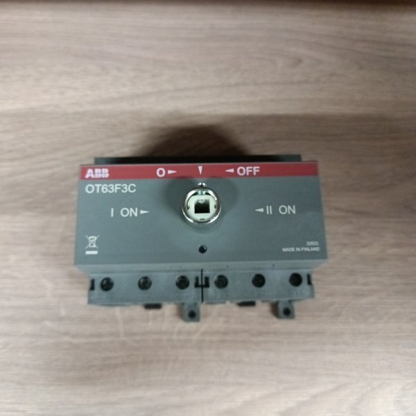 1SCA105338R1001 Реверсивный (перекидной) трехполюсный выключатель нагрузки ABB серии OT63F3С на 63 Ампера. фото покупателя 9