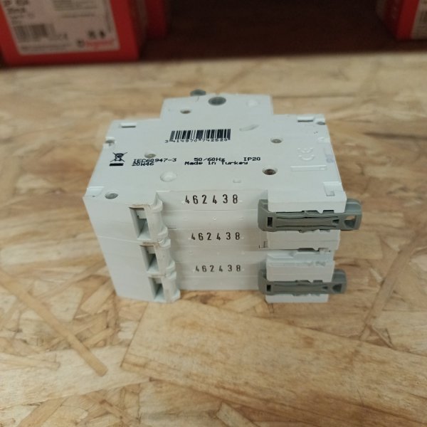 419413 Рубильник (выключатель-разъединитель) RX3 3п 63А Legrand фото покупателя 2