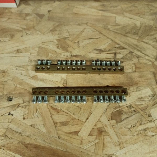 004805 Клеммная колодка неизолированная, 1 x 6-25 мм2 - 14 x 1,5-16 мм2, длина 122 мм фото покупателя 1