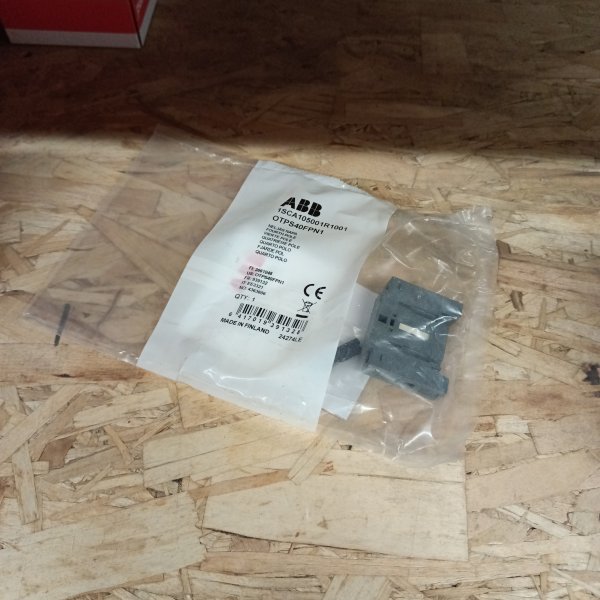 1SCA105001R1001 Силовой полюс OTPS40FPN2 на 40 Ампер дополнительно монтируемый с левой стороны на трехполюсные рубильники фирмы АВВ серии ОТ_F на 16-40 Ампер. фото покупателя 3