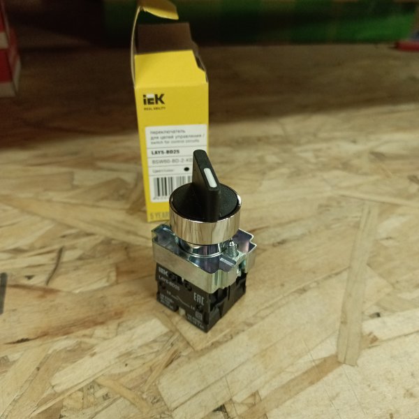 BSW60-BD-2-K02 Переключатель LAY5-BD25 2 положения I-0 стандарт ручка (черный) IEK фото покупателя 3