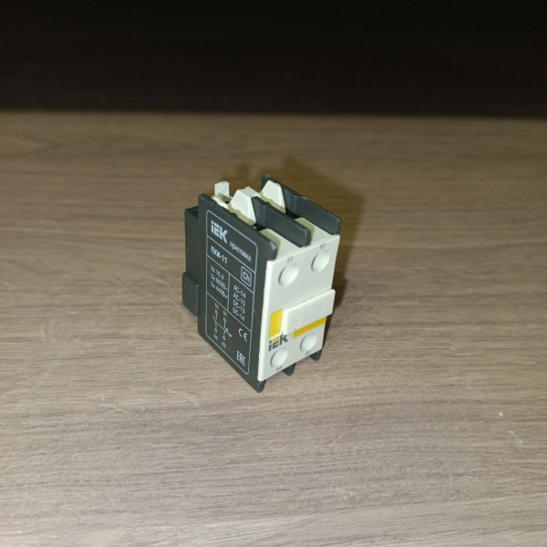 Блок дополнительных контактов ПКИ-11 IEK 1 NO и 1 NC для магнитных пускателей фото покупателя 2