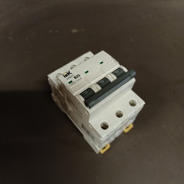 AR-M06N-3-B025 Модульный электрический автомат трехполюсный Армат ИЭК 25 ампер тип Б на дин-рейку для защиты электрической цепи фото покупателя 2