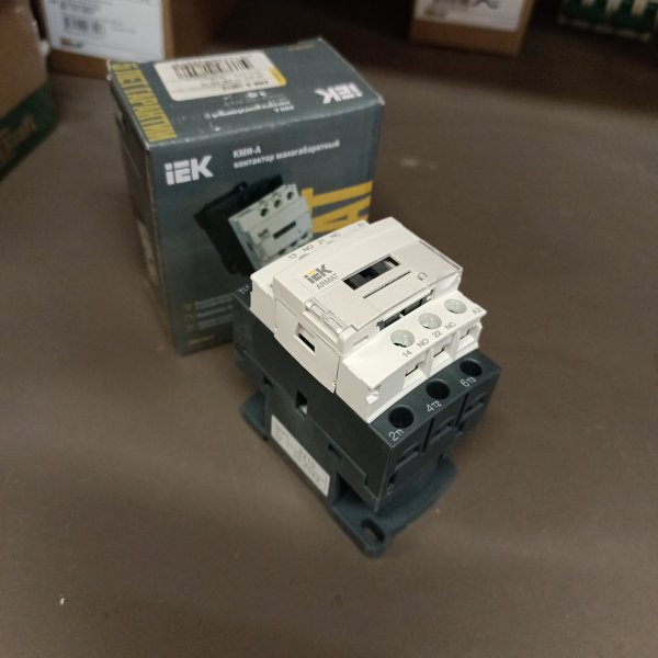 AR-ACC-11-006-230-11 Трехполюсный магнитный пускатель на DIN рейку с катушкой 230В, ток нагрузки 6А, 1NO+1NC, IEK ARMAT КМИ-А фото покупателя 2