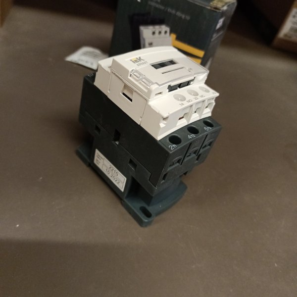 AR-ACC-11-018-230-11 Трехполюсный магнитный пускатель на DIN рейку с катушкой 230В, ток нагрузки 18А, 1NO+1NC, IEK ARMAT КМИ-А фото покупателя 2