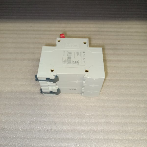 C9S16340 Выключатель-разъединитель трехполюсный City9 Set Systeme Electric, с номинальным током 40 Ампер, с красной рукояткой управления фото покупателя 2