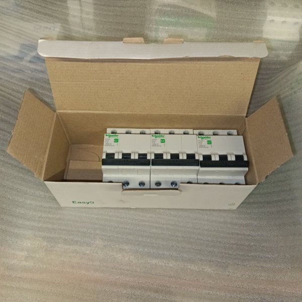 EZ9F34316 Трехполюсный модульный электрический автомат 16А уставка C, отключающая 4500А Шнайдер Электрик ИЗИ 9 фото покупателя 5