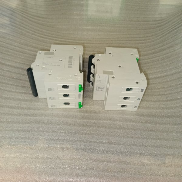EZ9F34316 Трехполюсный модульный электрический автомат 16А уставка C, отключающая 4500А Шнайдер Электрик ИЗИ 9 фото покупателя 3