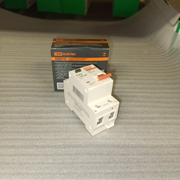 SQ0202-0506 Автоматический выключатель дифференциального тока АВДТ 32 ТДМ, номинальный ток 32 ампера с характеристикой С, 30 мА тип АС фото покупателя 3