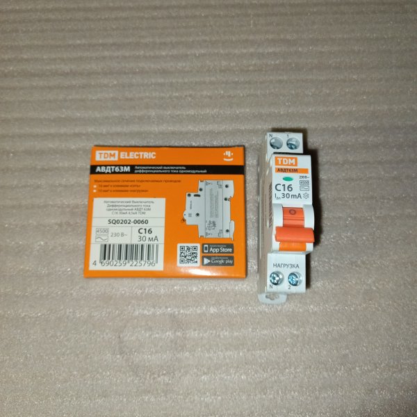 SQ0202-0060 Двухполюсный автоматический выключатель дифференциального тока, номинальный ток 16 Ампер с характеристикой C, 30 мА фото покупателя 3