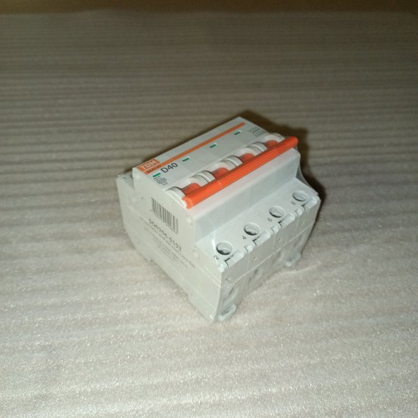 SQ0206-0193 Четырехполюсный электрический автомат ВА47-29 ТДМ, номинальный ток 40 ампер, с характеристикой D, 4 модуля фото покупателя 2