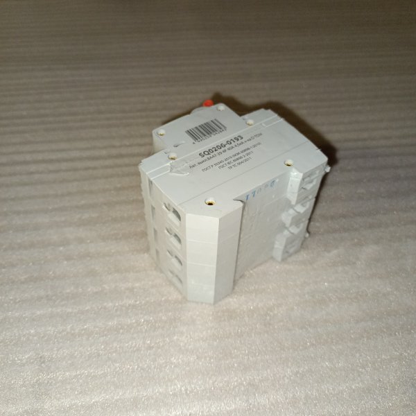 SQ0206-0193 Четырехполюсный электрический автомат ВА47-29 ТДМ, номинальный ток 40 ампер, с характеристикой D, 4 модуля фото покупателя 1