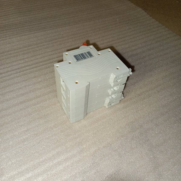 SQ0211-0040 Четырехполюсный рубильник BH-32 ТДМ, номинальный ток 125 ампер фото покупателя 1
