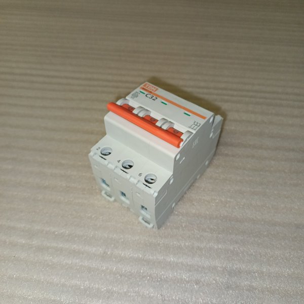 SQ0206-0112 Трехполюсный электрический автомат ВА47-29 ТДМ, номинальный ток 32 ампера, с характеристикой С, 3 модуля фото покупателя 2