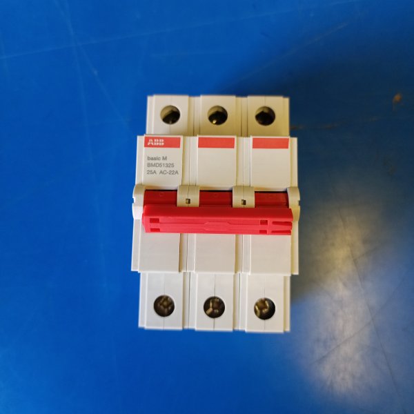 2CDD643051R0025 Выключатели нагрузки ABB Basic M на 25 Ампер,3 Модуля фото покупателя 3