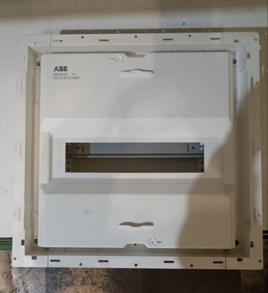 2CPX077845R9999 Распределительный встраиваемый щит АББ UK612EB, 1 ряд, 12 модулей, IP30, c винтовыми клеммами N/PE и DIN-рейкой фото покупателя 1