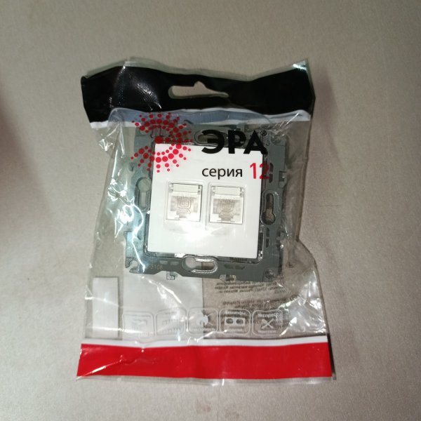 Б0014729 Двухместная информационная розетка с Rj45 разъемами, скрытой установки в сухих помещениях, цвет лицевой панели белый, Эра 12. фото покупателя 2