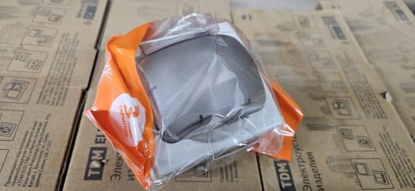 SQ1803-0108 Влагозащищенный механизм одноместной розетки с крышкой, скрытого монтажа фото покупателя 2