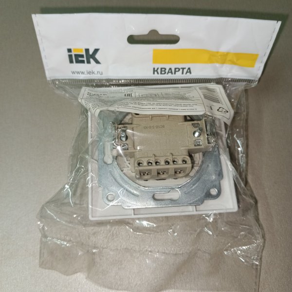 EVK30-K01-10-DM Механизм трехклавишного выключателя скрытого монтажа ИЭК КВАРТА, цвет белый фото покупателя 1