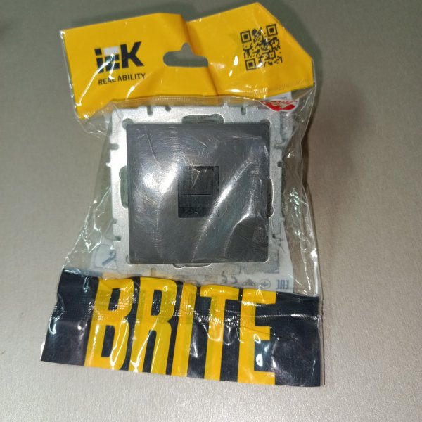 BR-K10-1-K53 Информационная одноместная розетка с гнездом RJ45 пятой категории, накладка графитового цвета для скрытого монтажа, IEK BRITE. фото покупателя 1