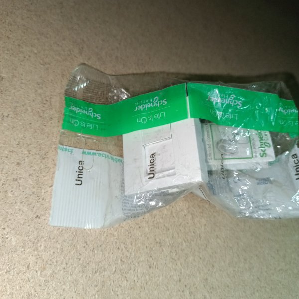 NU341718 Информационная розетка RJ45 6 категории на два модуля, экранированная STP, цвет белый, Unica Modular фото покупателя 1