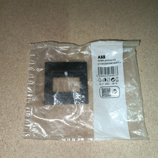 2CHH290040A4063 Универсальная лицевая панель для HDMI, VGA, USB, Audio механизмов АББ Левит, цвет антрацит. фото покупателя 2