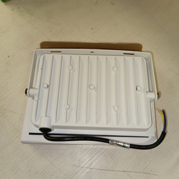 618627 Влагозащищенный LED прожектор FL-LED Light-PAD 70Вт Foton lighting, теплый свет, белого цвета фото покупателя 1