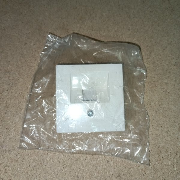 MTN296225 Центральная плата для розетки RJ45, 1 пост, блестящая, активный белый цвет Schneider Electric фото покупателя 2