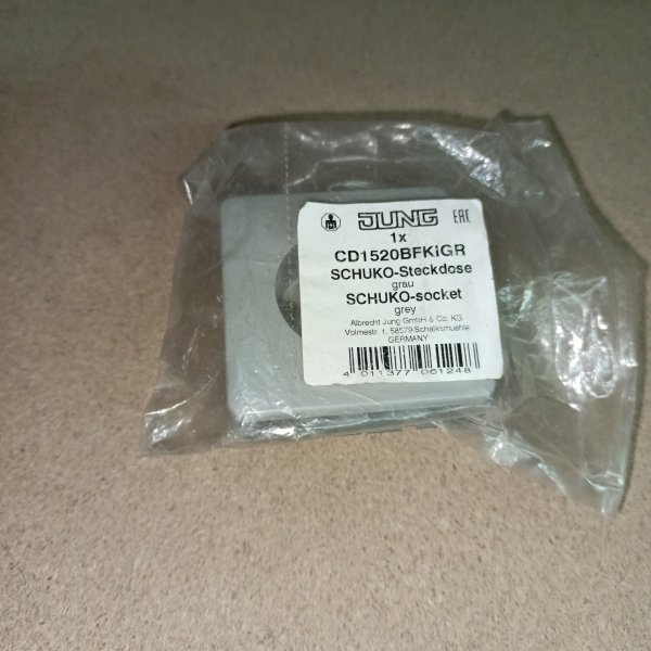 CD1520BFKIGR Розетка с заземляющим контактом и дополнительной защитой 16A/250B~, без винтовое подключение, серый цвет, SCHUKO Jung серия CD фото покупателя 2