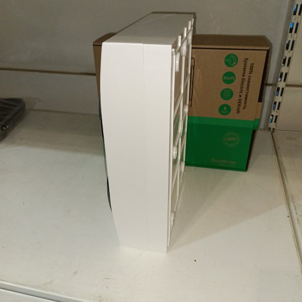 EZ9E212S2SRU Настенный распределительный электрошкаф пластиковый Систем Электрик открытой установки на 24 модуля фото покупателя 3