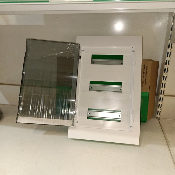 EZ9E312S2FRU Электрический распределительный шкаф пластиковый Систем Электрик скрытой установки на 36 модулей фото покупателя 2