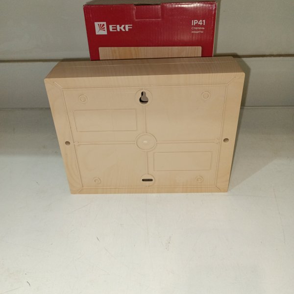 pb40-n-12-light Пластиковый настенный бокс электрический с дин-рейками под автоматы на двенадцать модулей фото покупателя 1