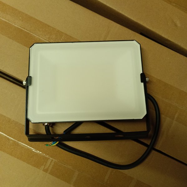 4099854400117 Влагозащищенный светодиодный прожектор Ledvance FLOODLIGHT 50Вт нейтральный белый свет, черный фото покупателя 2