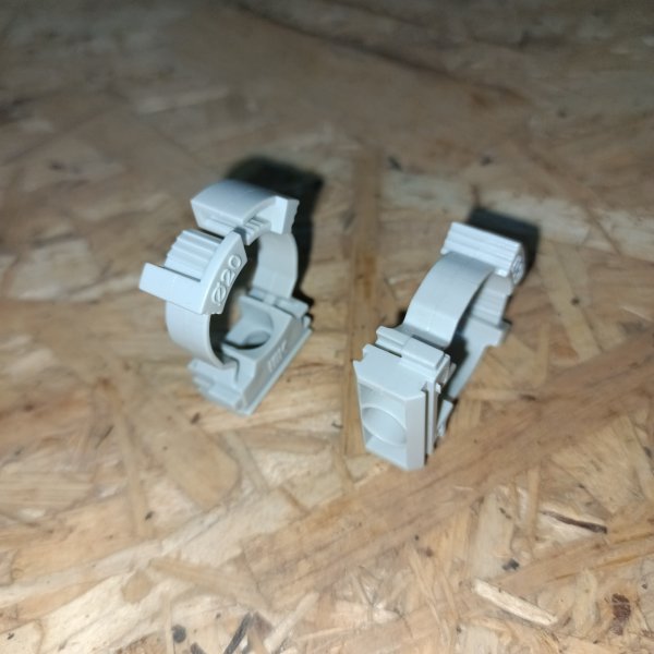 CTA10MP-CFC20-K41-100 Монтажный пластиковый хомут-держатель для крепления гладкой жесткой и гофрированной трубы 20мм фото покупателя 1