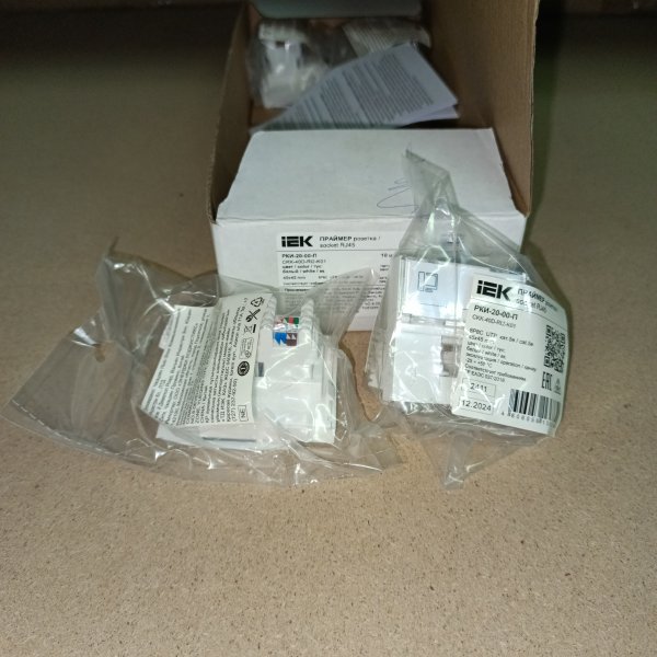 CKK-40D-RI2-K01 Розетка компьютерная (сетевая) РКИ-20-00-П RJ-45 UTP кат.5e, белого цвета, ИЭК фото покупателя 1