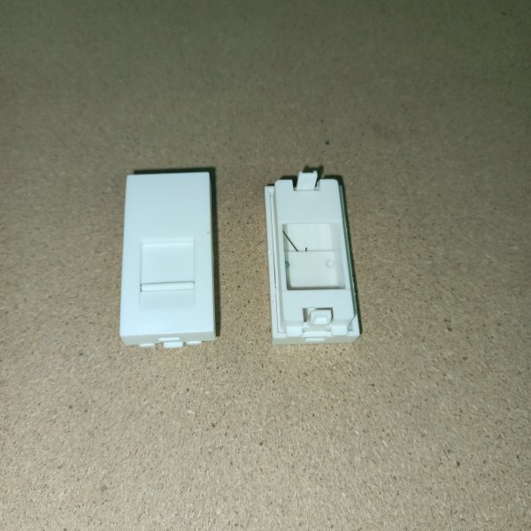 853104 Лицевая панель на 1 механизм розеток RJ-12 и RJ-45 (853104) Экопласт LK45 белого цвета размером 45х22,5 мм фото покупателя 1