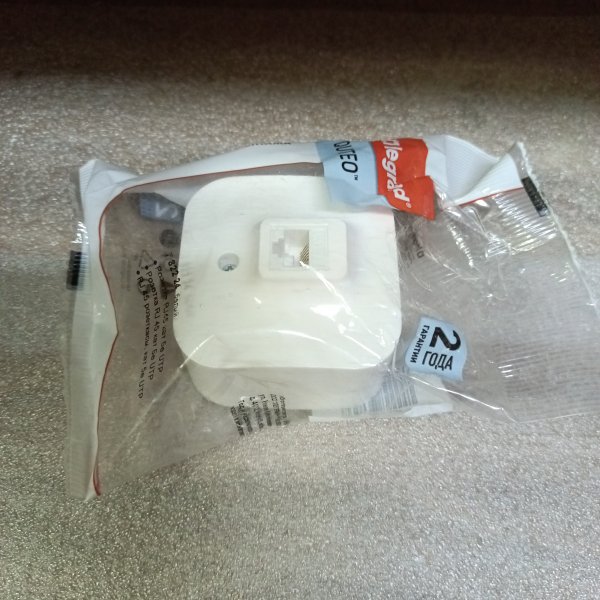 782224 Внешняя сетевая белая розетка RJ-45 UTP одинарная Легран для интернета открытой установки на стену фото покупателя 2