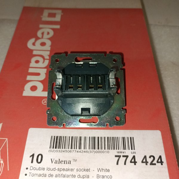 774424 Двойная акустическая розетка для колонок 4 контакта Legrand серии Valena. Цвет - белый фото покупателя 2