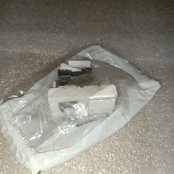 076551 Компьютерная розетка RJ45 Legrand Mosaic категории 5е один модуль белого цвета фото покупателя 1