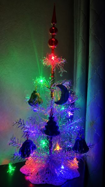 Б0041896 Светодиодная гирлянда Нить Цветы, 3 метра, 20 LED мультиколор, с контроллером 8 режимов, работа от сети 220 Вольт, ЭРА фото покупателя 6