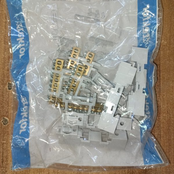 06-08-014 Шина фаза, неизолированная на универсальном держателе KSN-7-6x9-06, номинальный ток 100 Ампер, 8 отверстий фото покупателя 1