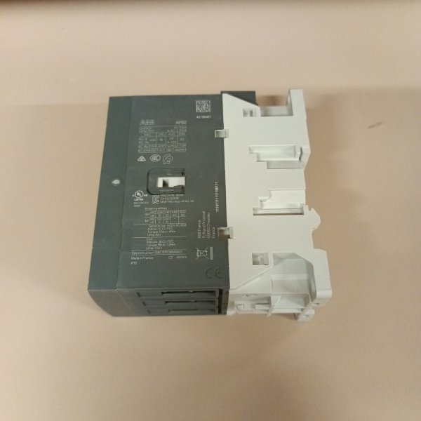 1SBL367001R1300 Контактор трехполюсный АВВ AF на 52 Ампера с универсальной цепью управления (AC, DC) на 100-250 Вольт фото покупателя 3