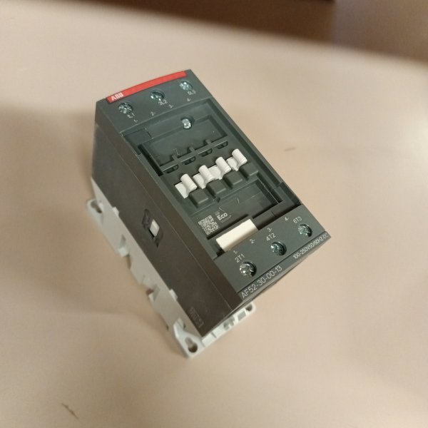 1SBL367001R1300 Контактор трехполюсный АВВ AF на 52 Ампера с универсальной цепью управления (AC, DC) на 100-250 Вольт фото покупателя 6