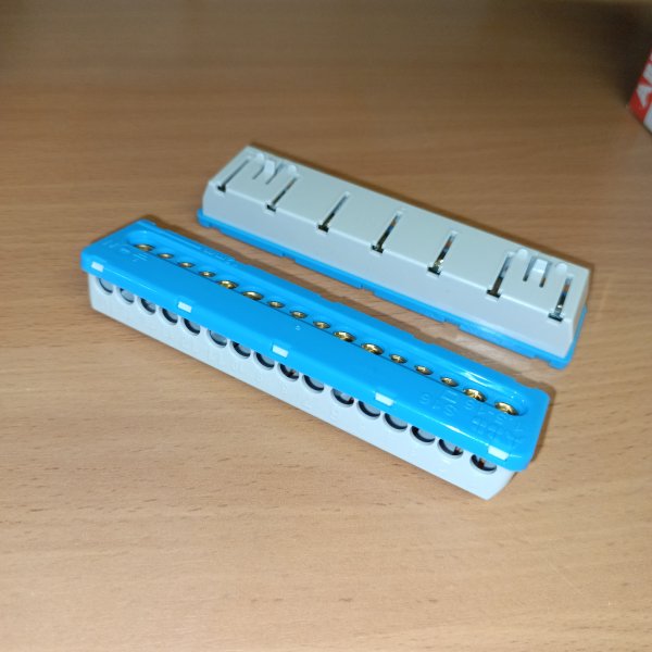 1SPE007715F0733 Винтовой клеммный блок нейтраль N7x16-9х6мм для боксов ABB серии Mistral фото покупателя 1